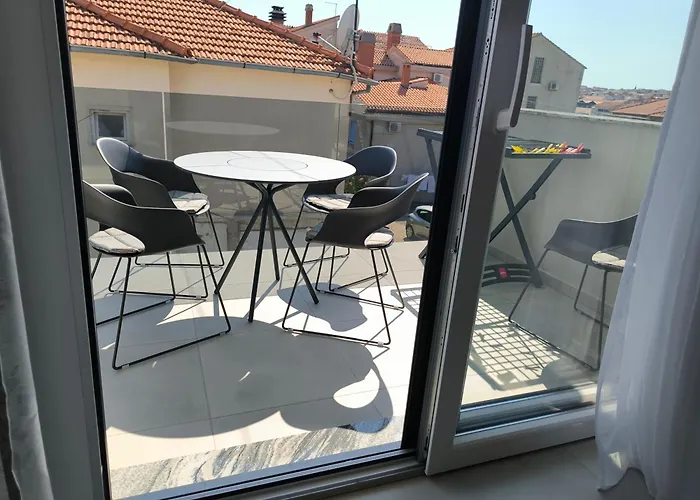 Luxury Apartments Marina View