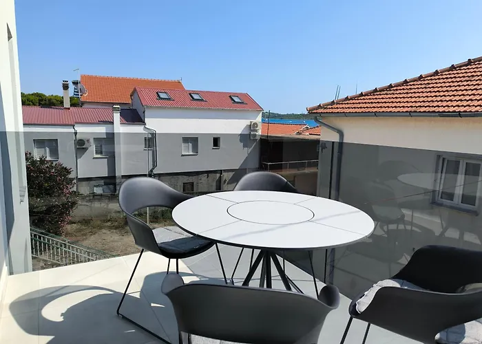 Luxury Apartments Marina View
