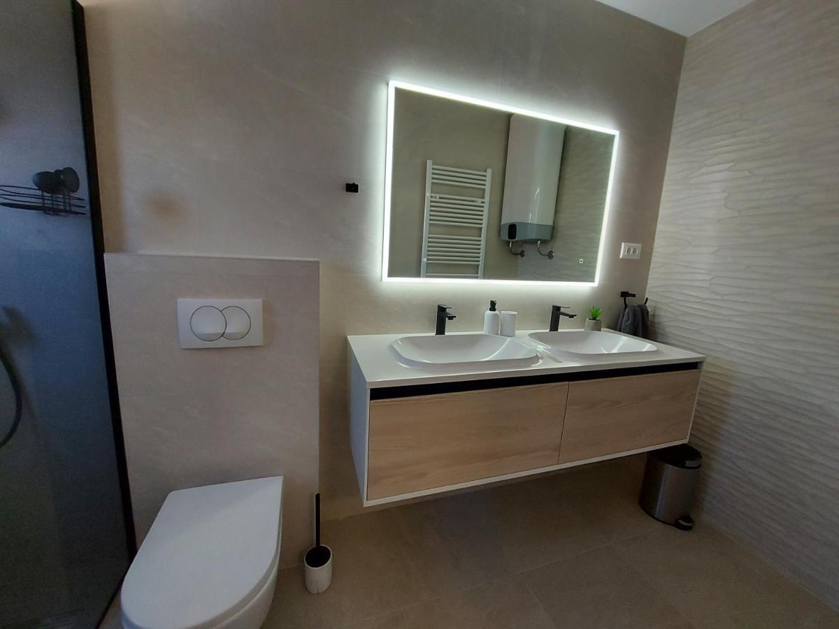 Luxury Marina View Apartman