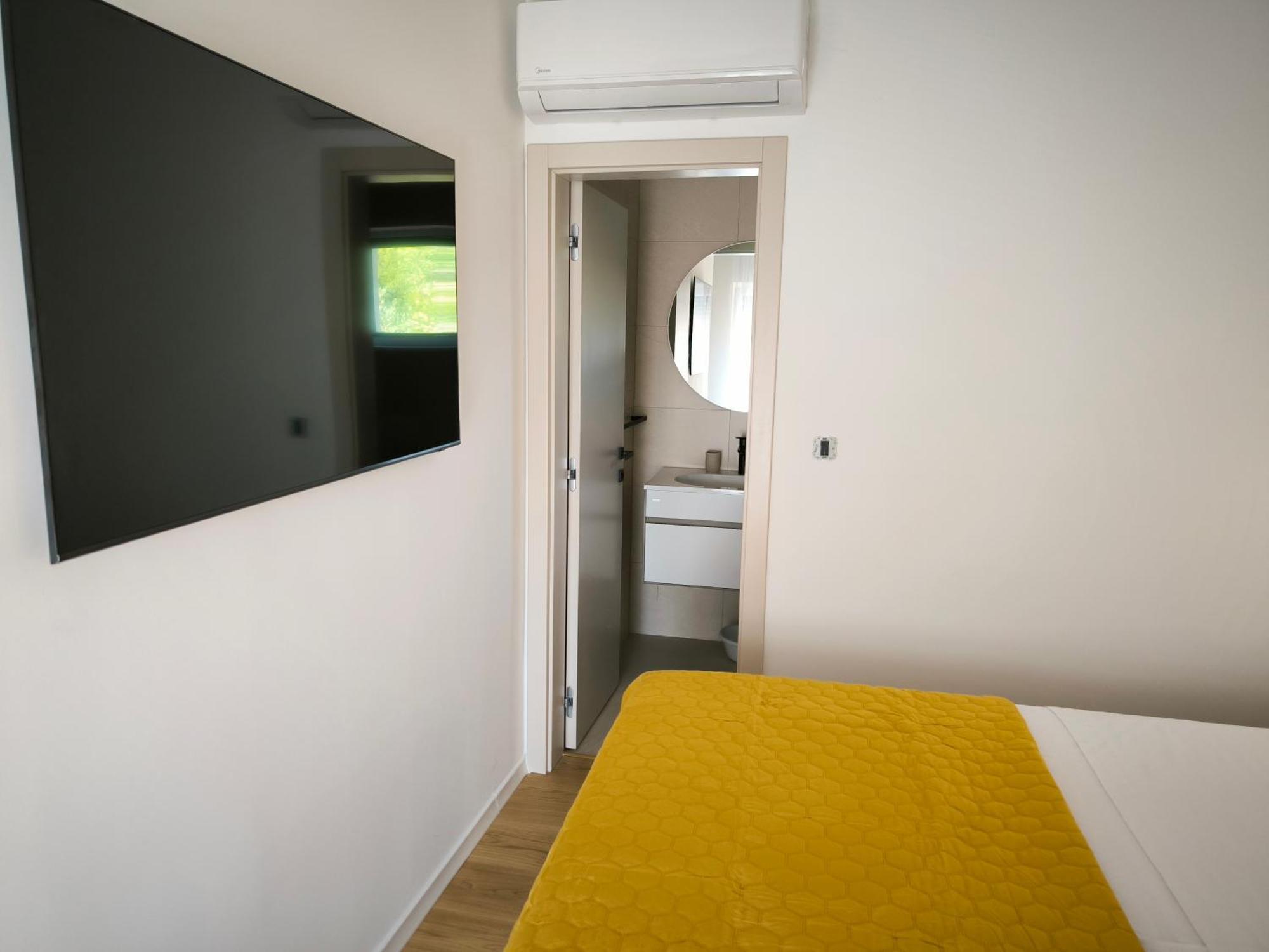 Luxury Marina View Apartman